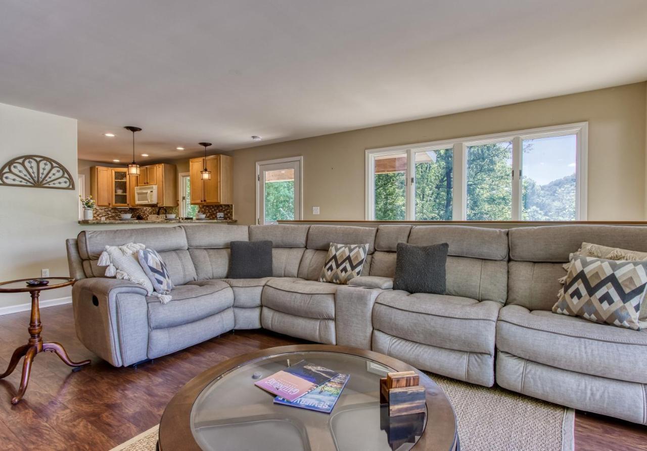 Memorable "Deer & Doe" By Honeybearcabins 4Br 3Ba, Mountain View Deck, Farmhouse Decor, Fireplace, 3 Acres 塞维尔维尔 外观 照片
